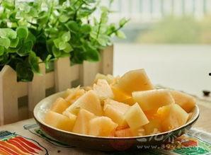 冬天吃哈密瓜好不,哈密瓜的冬季美味之旅