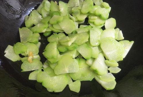 洋瓜能晒干吃吗怎么吃,洋瓜晒干后的美味吃法揭秘