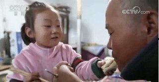 佳佳爸爸吃瓜,佳佳爸爸的瓜田奇遇记